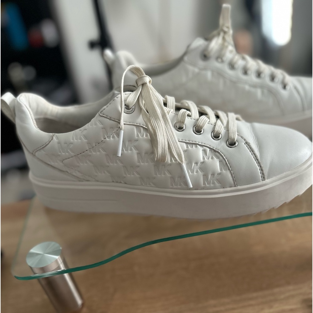 Women Emmett Lace up Logo